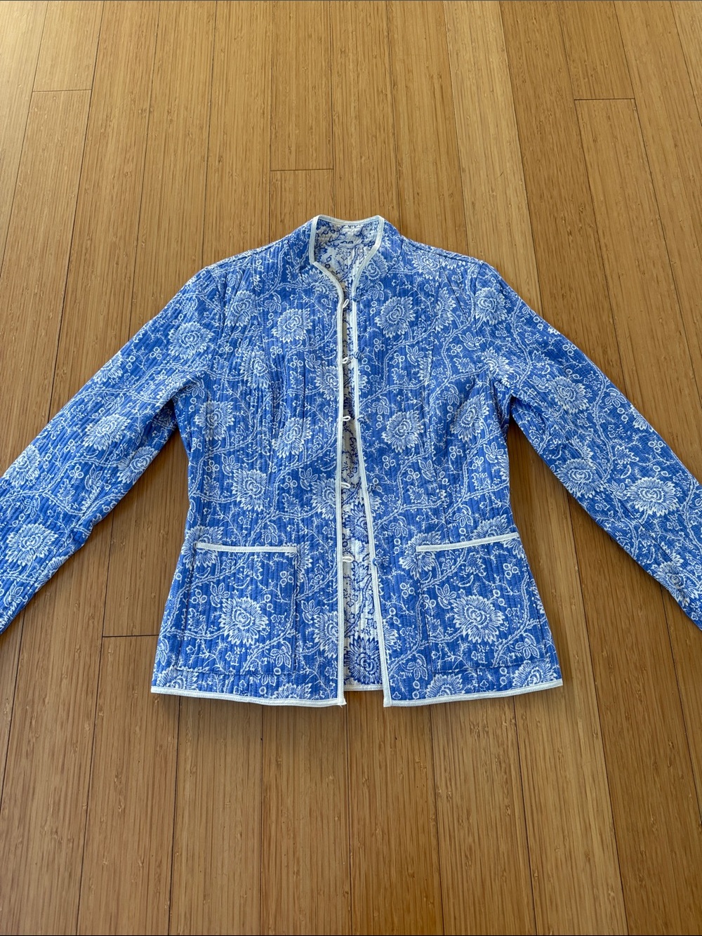 Floral quilted tailored jacket size xs/s